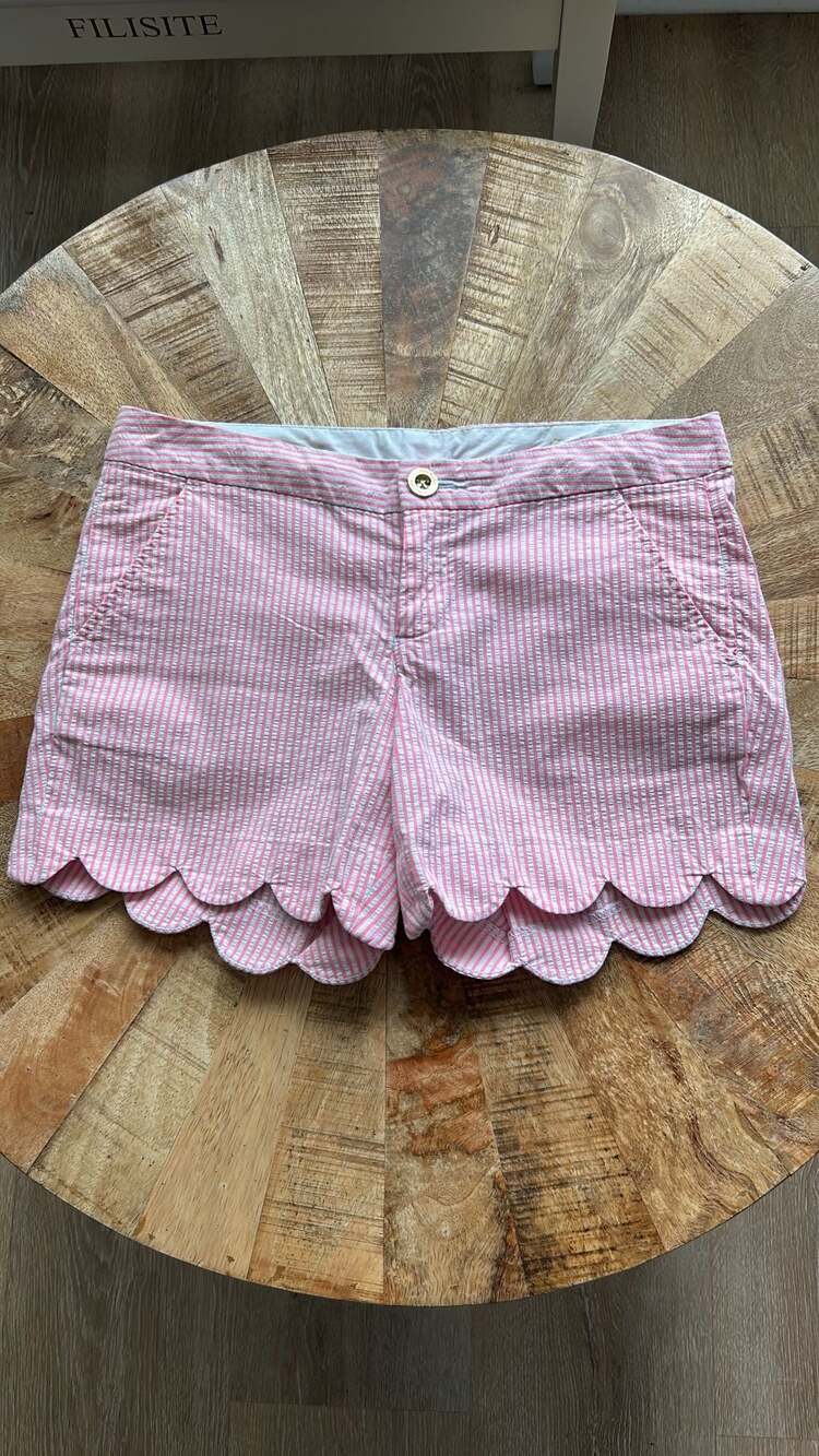 Lilly Pulitzer Pink Seersucker Scallop Hem Shorts